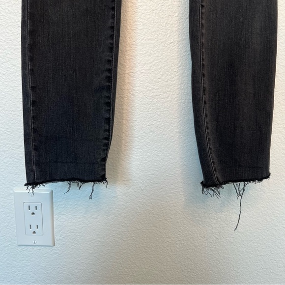 Madewell Maternity Over-the-Belly Skinny Jeans in Black Sea 29 - Picture 8 of 15